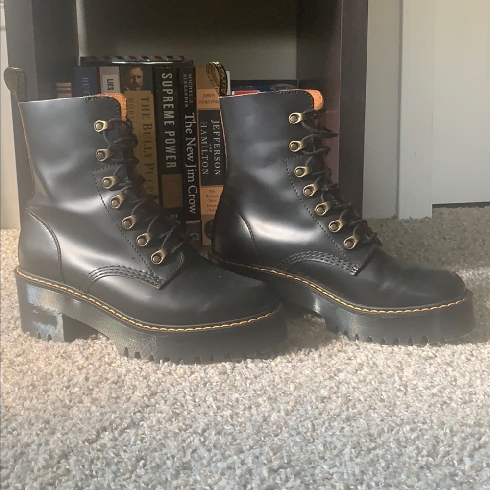 Dr Martens Leona Women’s Vintage Lace-Up Boots